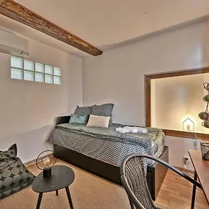  Appartement La Bulle - Parking Gratuit En Souterrain - 2 Mins Du Palais Des Papes - Clim Ac - Wifi France